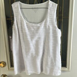 White Sleeveless Top M/L